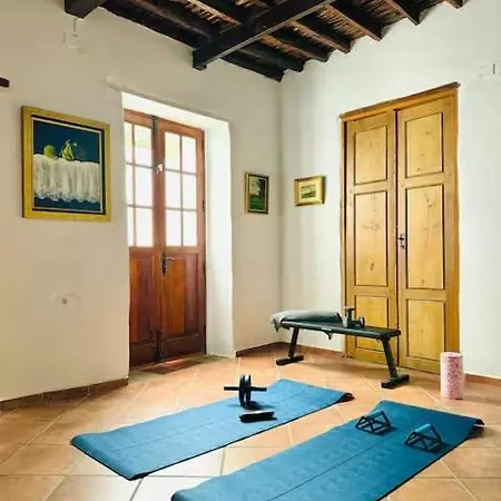 Casa Musa - 2 Independent With Shared Pool & Garden *