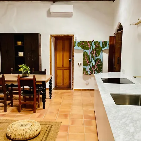 Casa Musa - 2 Independent With Shared Pool & Garden *