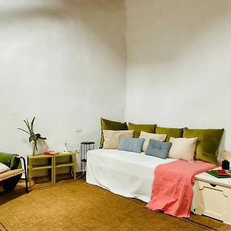 Casa Musa - 2 Independent With Shared Pool & Garden *